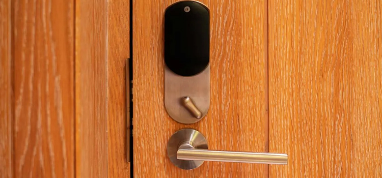 Automatic Locking Door Knob Mentone